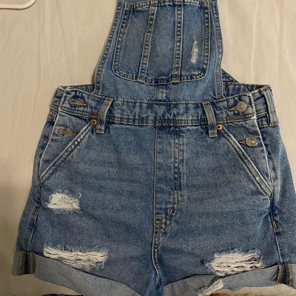 Denim overalls shorts, lightly distressed - Picture 2 of 4